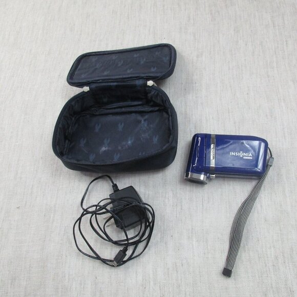 Insignia‎ HD Digital Camcorder Camera Blue LCD Display With Charger NS-DV720P - Picture 5 of 8